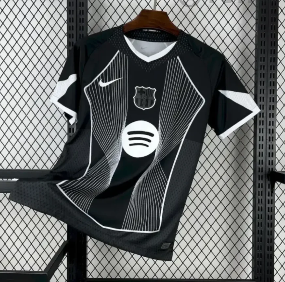 BARCELONA - BLACK / WHITE